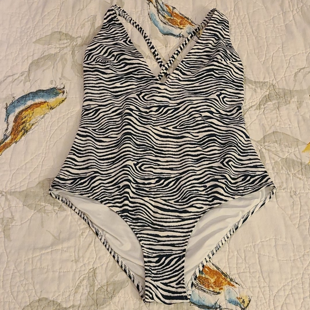 ❤️H&M Zebra stripe deep-V swimsuit